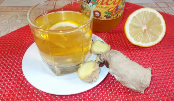 Ginger Tea for Sore Throat