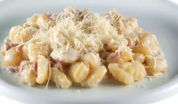 Gnocchi with Bacon and Cream