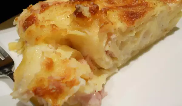 French Gratin with Cheese and Ham (Gratin de pates au jambon)