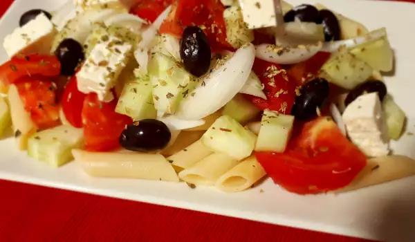Greek Salad with Macaroni