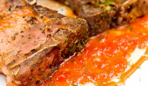 Oven Grilled Steaks with Tomato Sauce