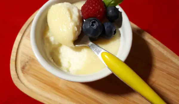 Semolina Pudding with Cream