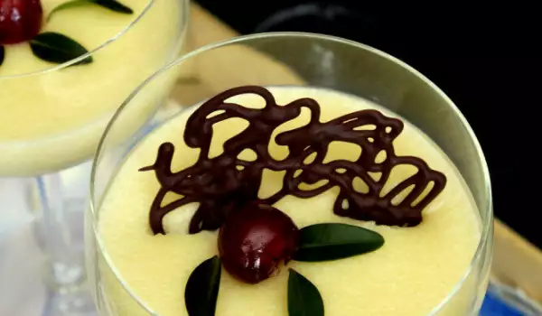 Vanilla Pudding with Semolina and Chocolate