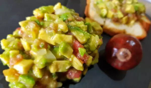Guacamole with Avocado and Tomatoes
