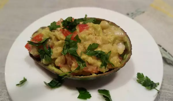 Delicious Guacamole with Tomatoes