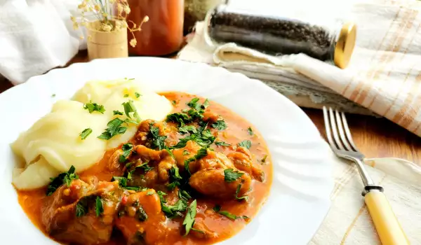 Classic Pork Goulash with Mashed Potatoes
