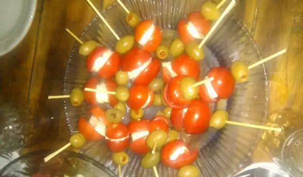 Easy Bites with Cherry Tomatoes