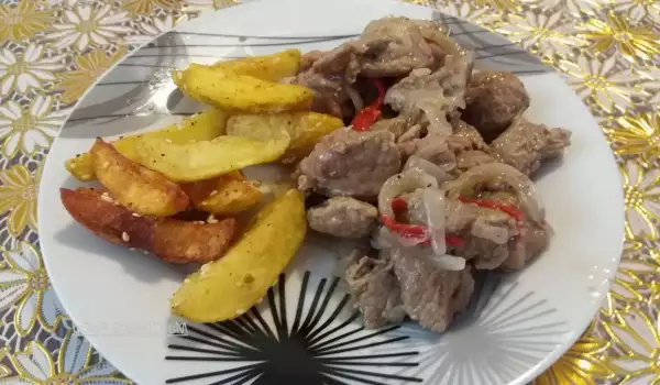 Pan-Fried Pork Bites with Onions and Peppers