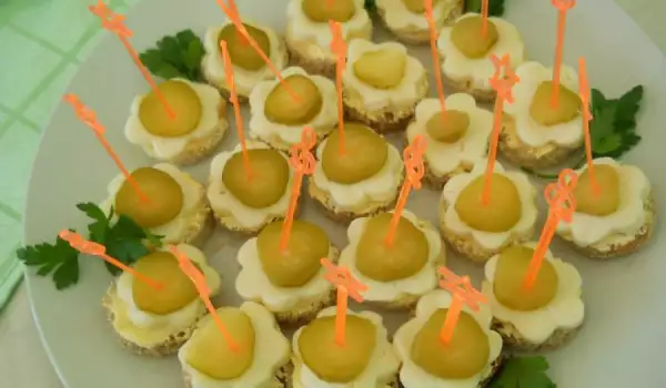 Party Bites with Yellow Cheese and Pickles