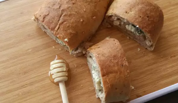 Blue Cheese and Walnut Bread