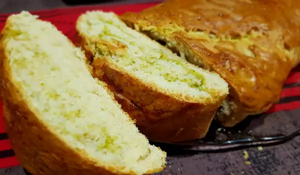 Bread Roll with Basil Pesto