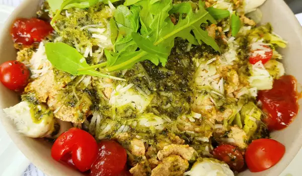 Rich Salad with Iceberg and Gorgonzola