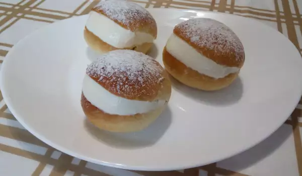 Italian Pastry Maritozzi (Sweet Buns)