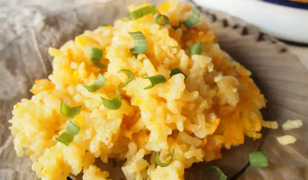 Oven-Baked Yellow Rice