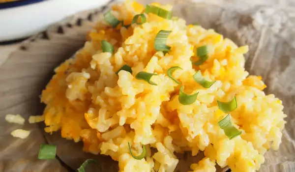 Oven-Baked Yellow Rice