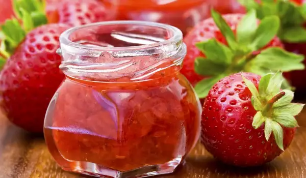 Strawberry Jam with Blackcurrant Juice