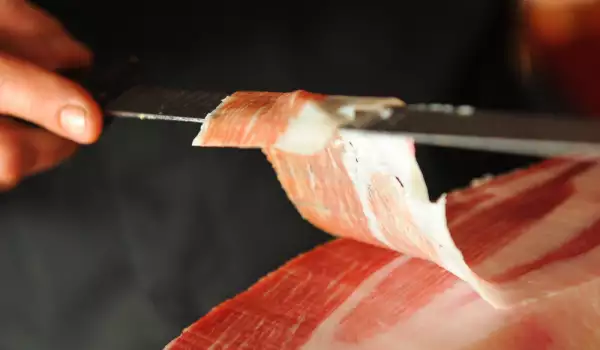 What is the difference between Spanish Jamon and Italian Prosciutto?