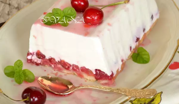 Jellied Dessert with Yoghurt and Cherries