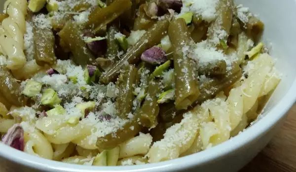 Gemelli with Green Beans, Pistachios and Lemon Dressing