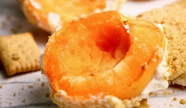 Apricots with Protein Cream