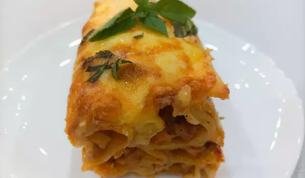 Cannelloni with Minced Meat and Béchamel Sauce