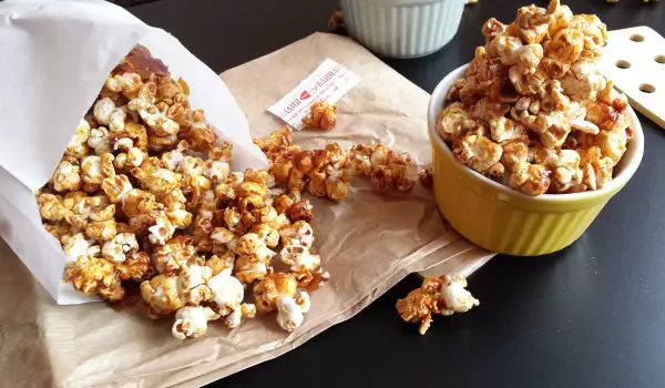 Crunchy Caramel Popcorn
