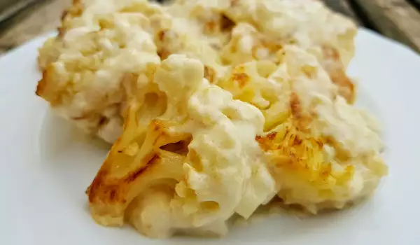 Cauliflower with Garlic and Cream