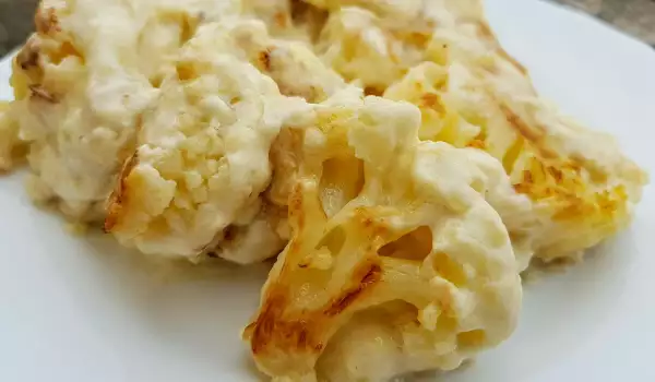 Cauliflower with Garlic and Cream