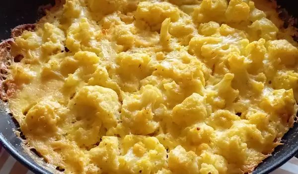 Cauliflower with Processed Cheese and Cream