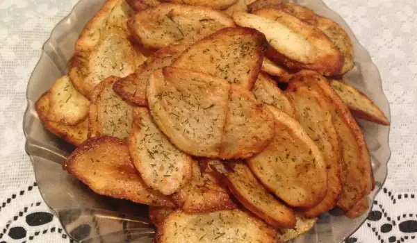 Homemade Potatoes with Lard and Dill