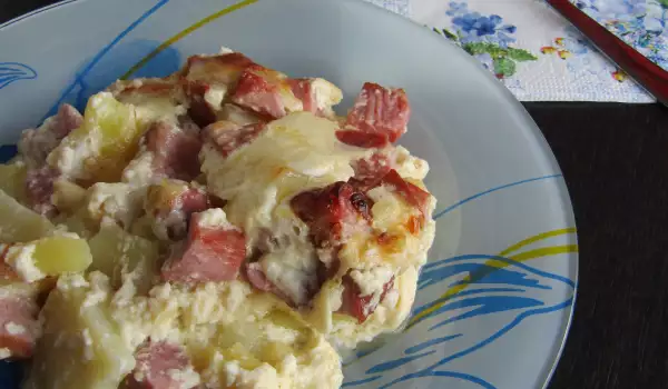 Oven-Baked Potatoes with Smoked Meat and Cream