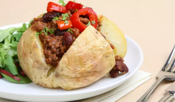 Stuffed Potatoes with Minced Meat