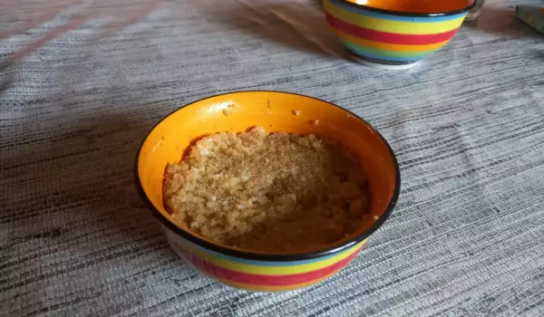 Amaranth Porridge with Honey and Cottage Cheese