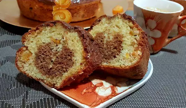 Cake with Candied Orange Peels and Raisins