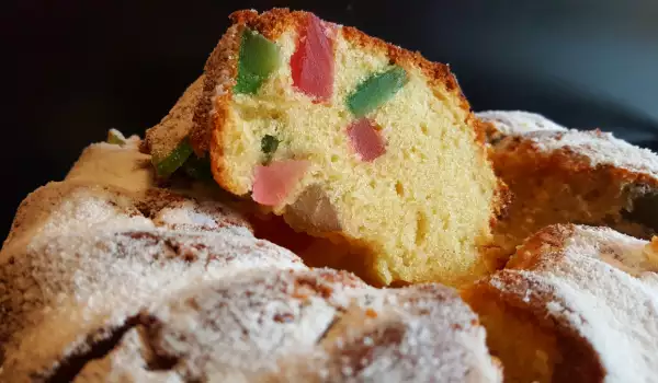 Sponge Cake with Candied Fruit