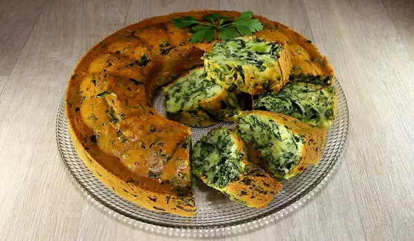 Cake with Spinach and Cream