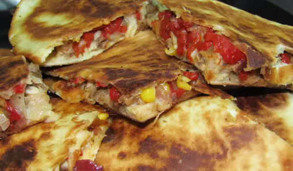 Quesadilla with Chicken and Mozzarella