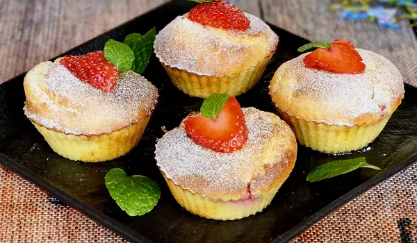 Keto Coconut and Strawberry Cupcakes