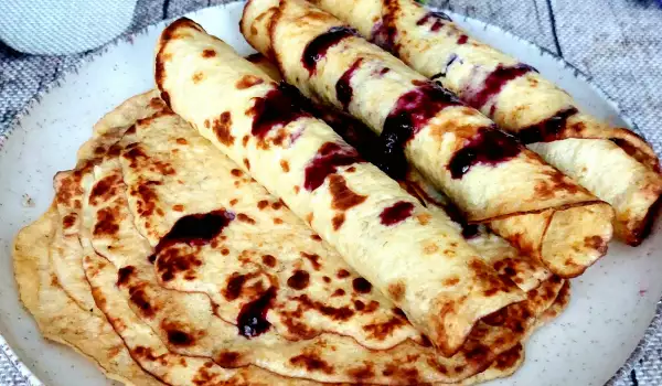 Keto Pancakes with Sour Cream