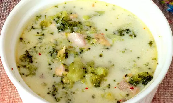 Keto Chicken Soup with Broccoli