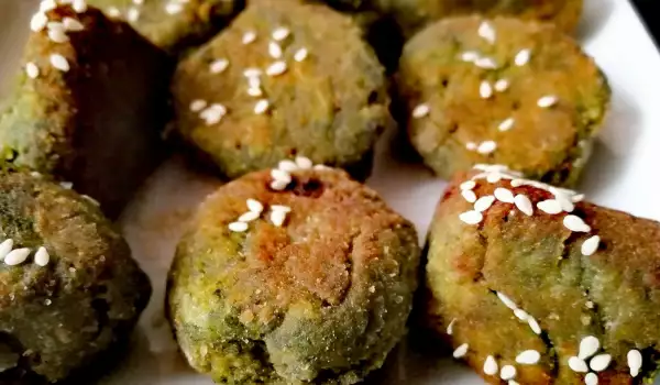 Keto Spinach Balls with White Cheese