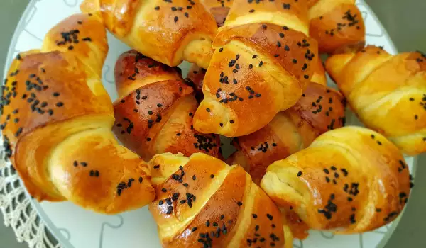 Goat Cheese and Jam Rolls