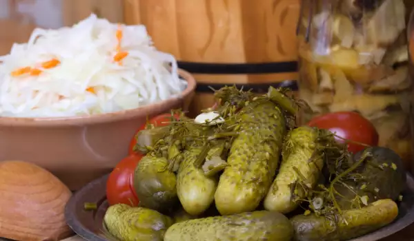 How Much Salt is Added to Pickles?