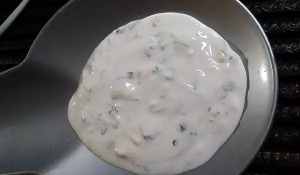 Yogurt and Mayonnaise Salad Dressing