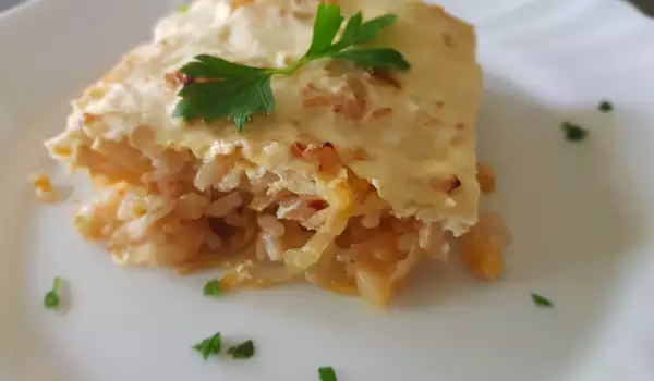 Sauerkraut with Rice and Sour Cream Topping