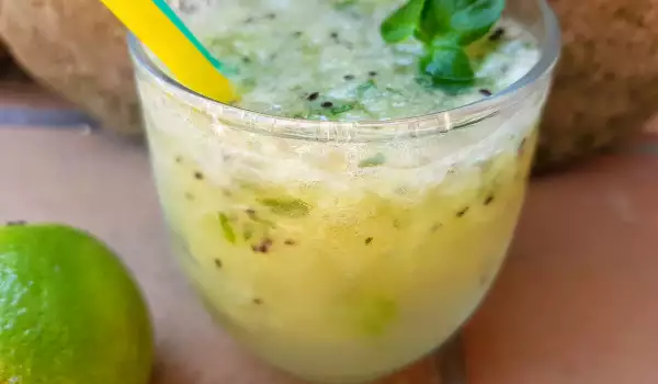 Non-Alcoholic Kiwi Mojito