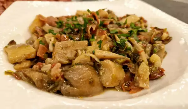 Oyster Mushrooms with Jamón and White wine