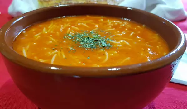 Lean Tomato Soup with Noodles