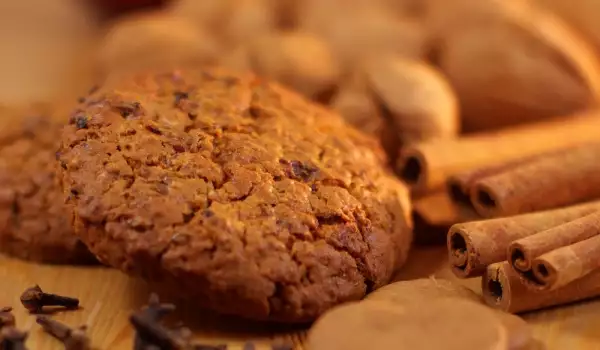Cinnamon Cookies with Nuts