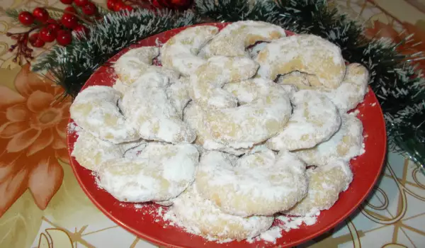 Snowy Christmas Crescents